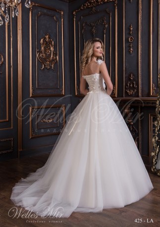 Wedding dress with fabric flowers-3
